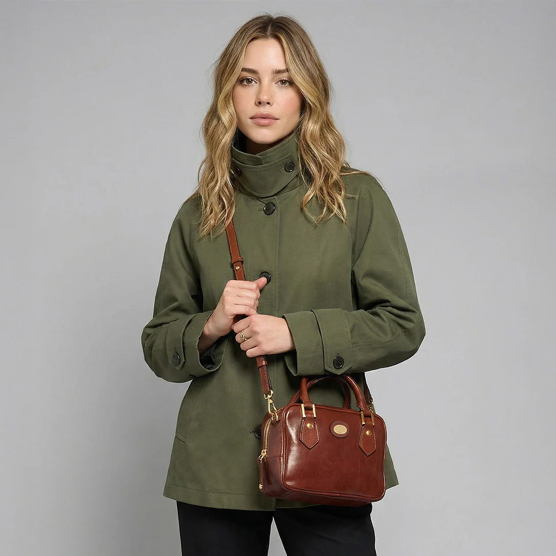 Leather bowling bag with removable shoulder strap - Image 7