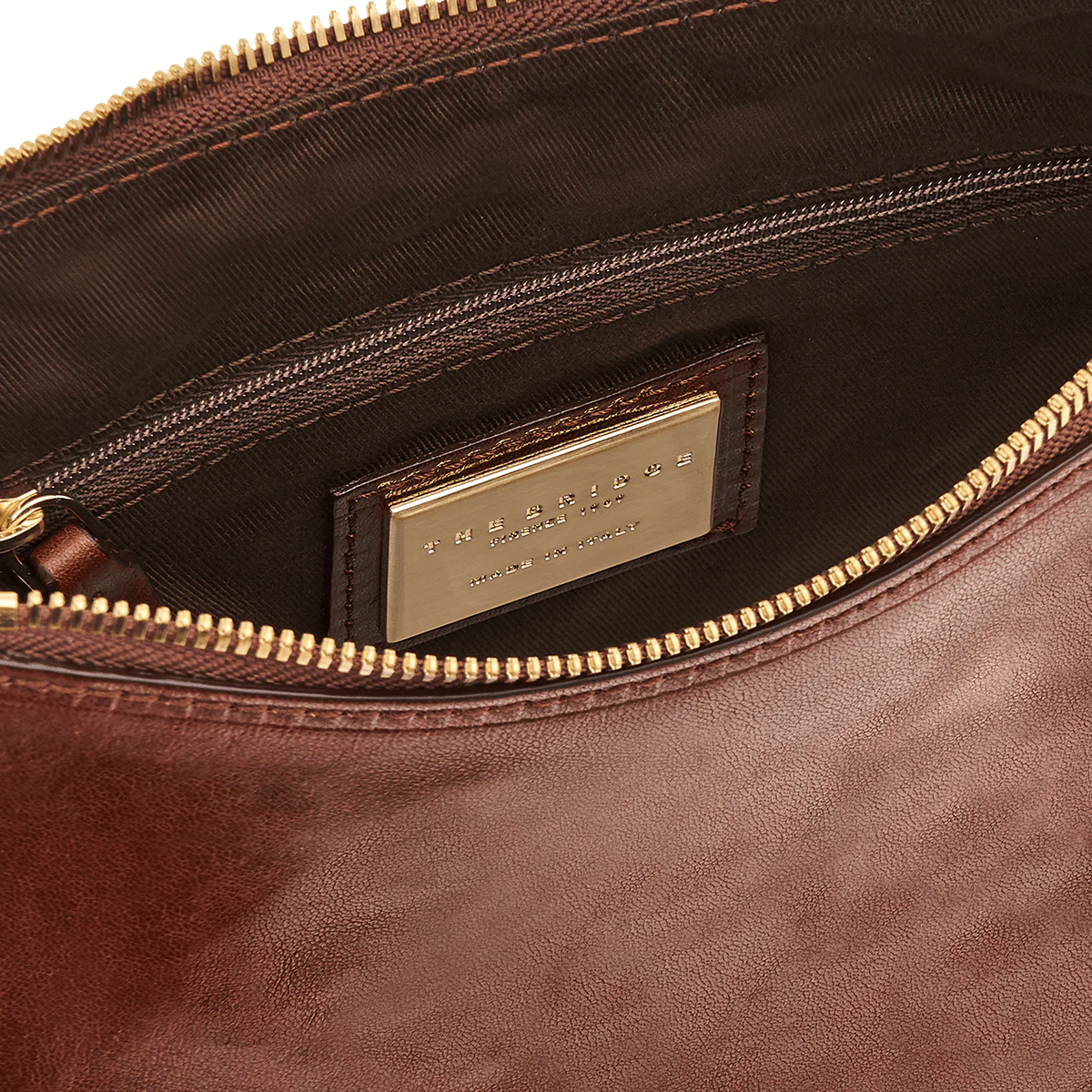 Leather crossbody bag with zipper closure - Image 2