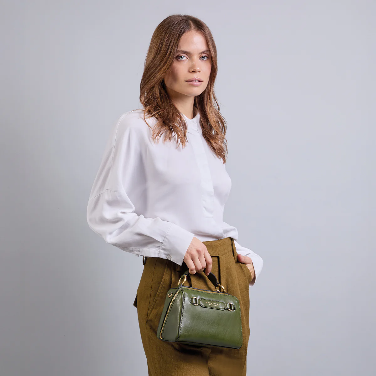 Leather handbag with removable shoulder strap - Image 6
