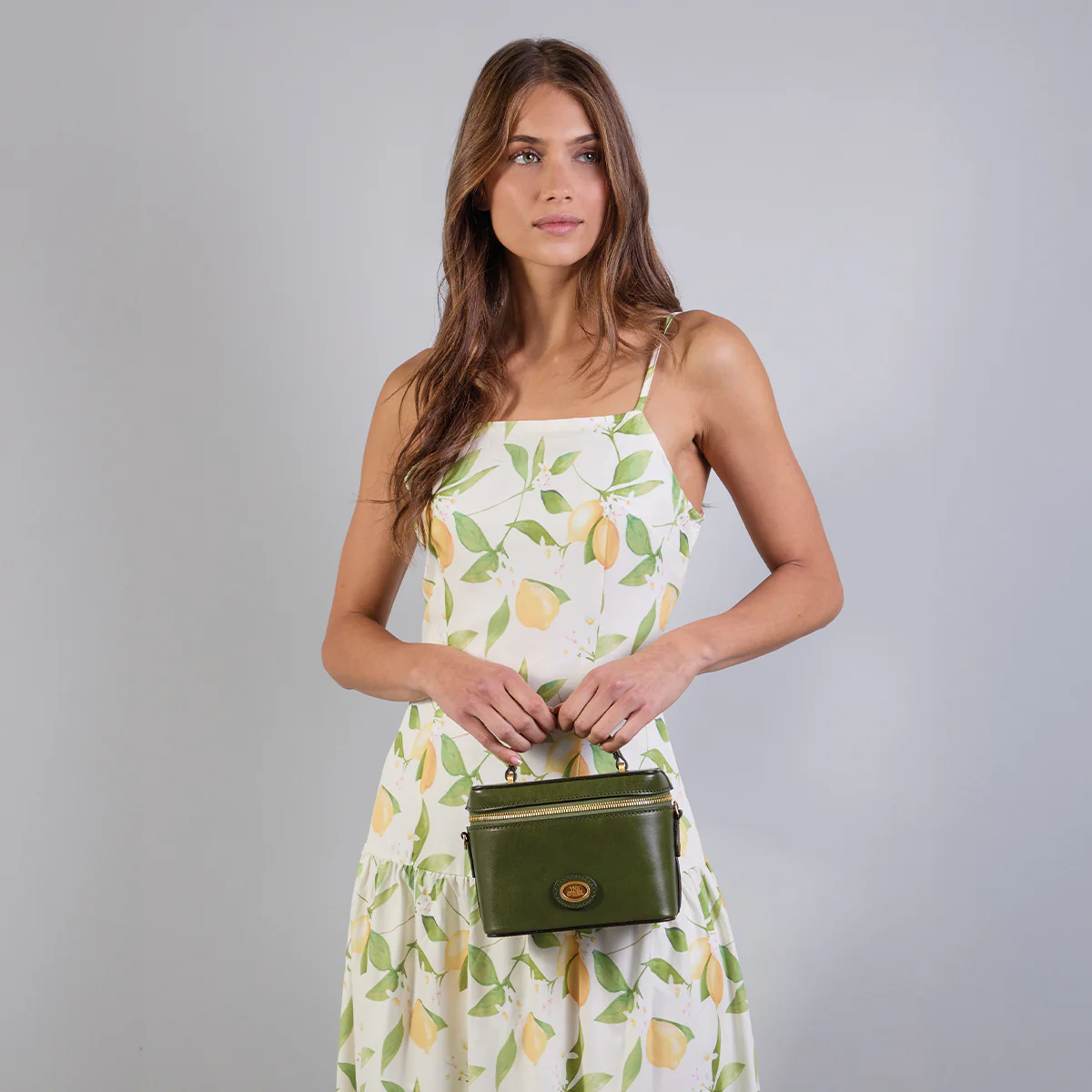 Leather bowling bag with removable shoulder strap - Image 8
